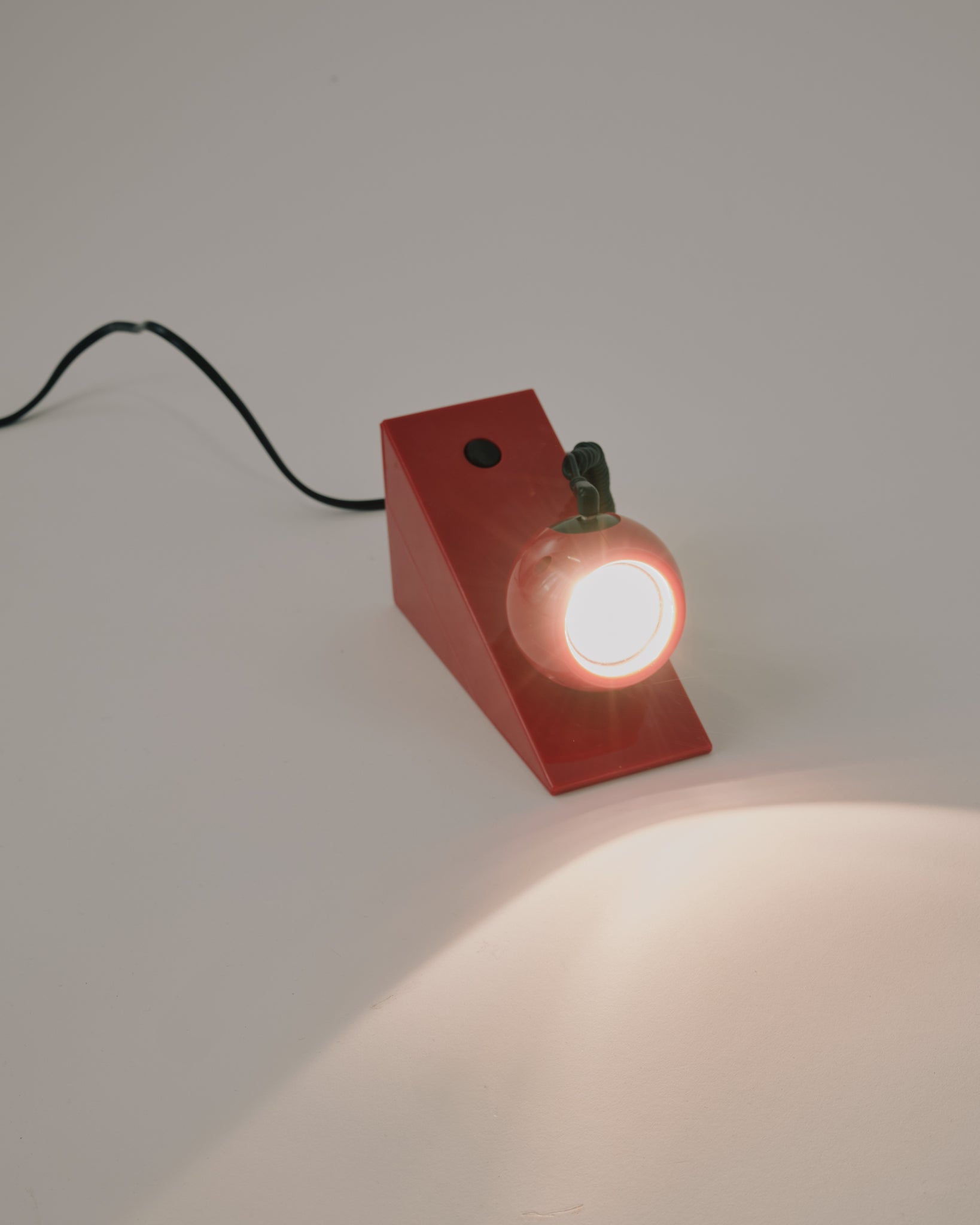 rote Tischlampe