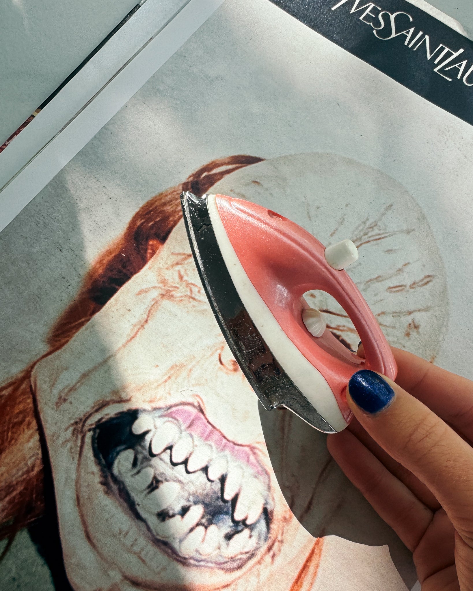 vintage Bügeleisen Feuerzeug