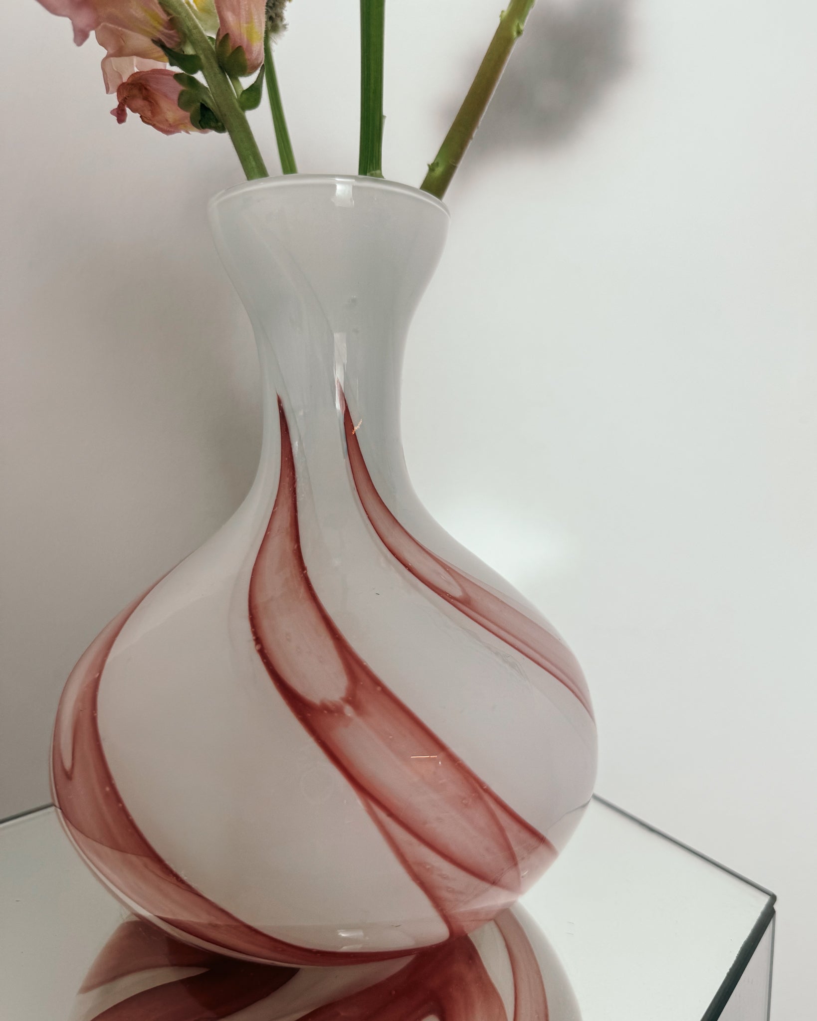 rosa Vase aus Glas
