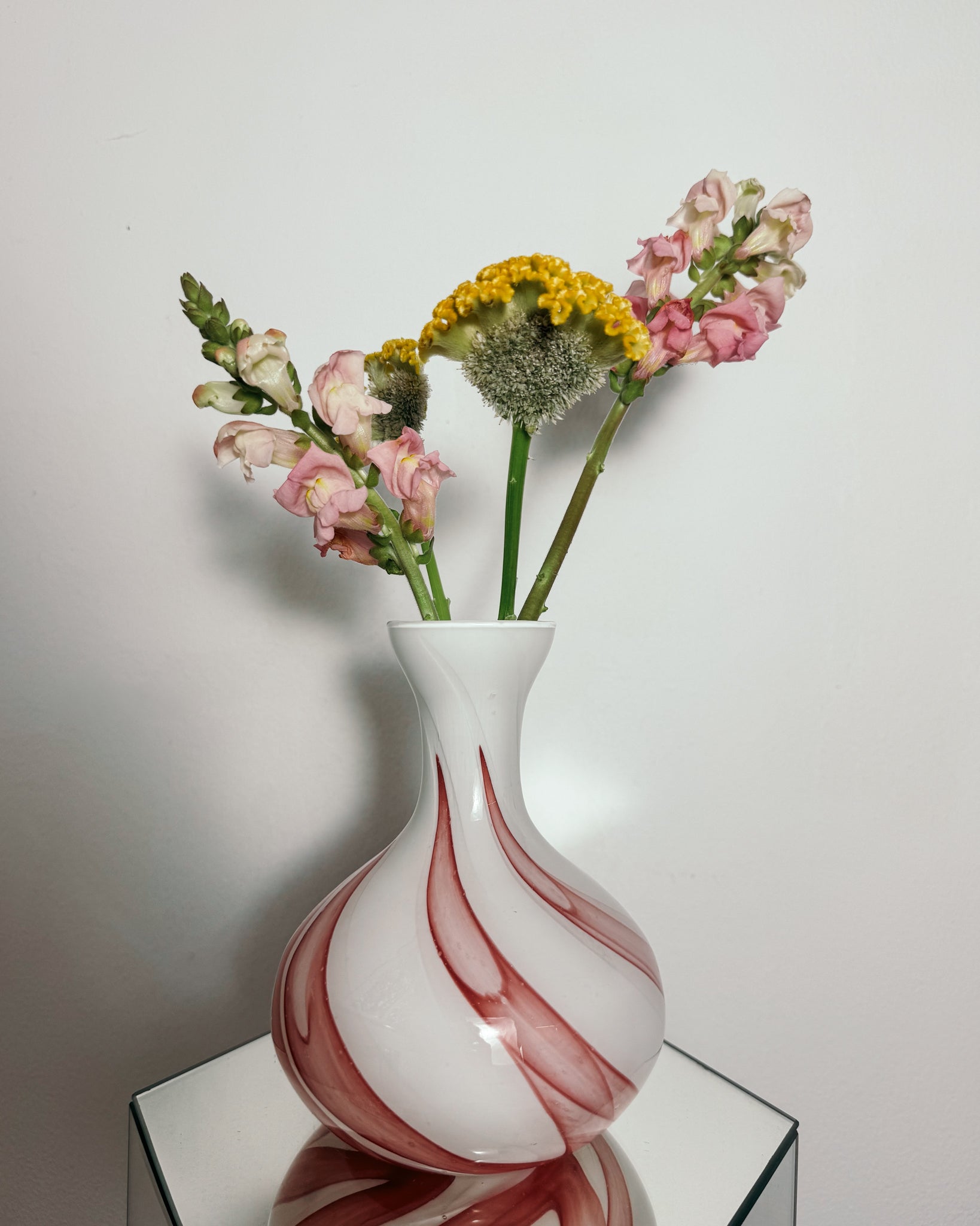 rosa Vase aus Glas