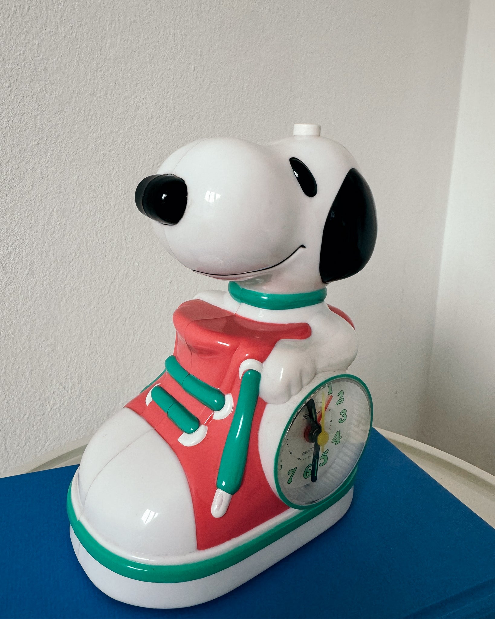 Vintage Snoopy Music Alarm Clock Wecker