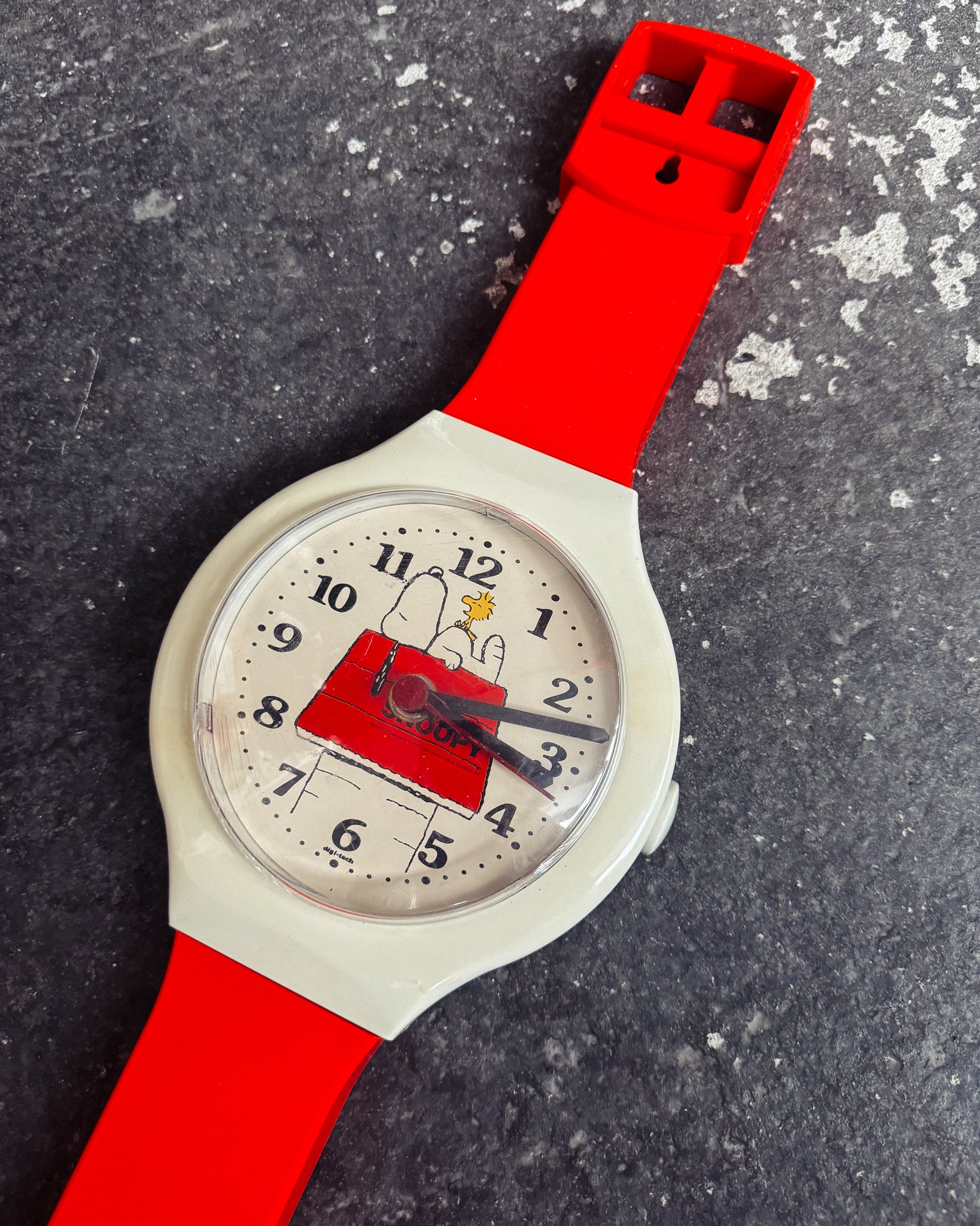 große Snoopy Wanduhr