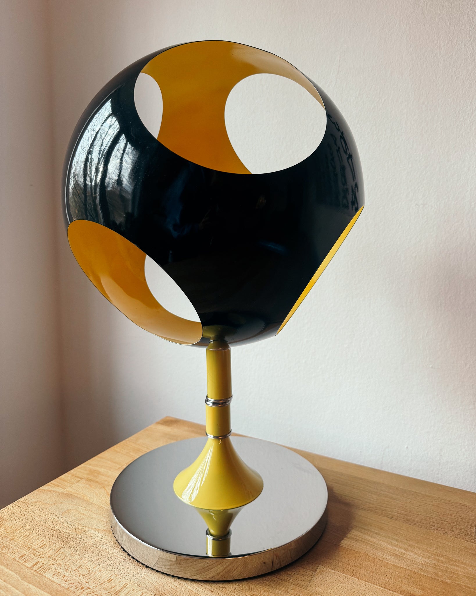 Space Age Kugellampe aus Metall – 1970er Vintage