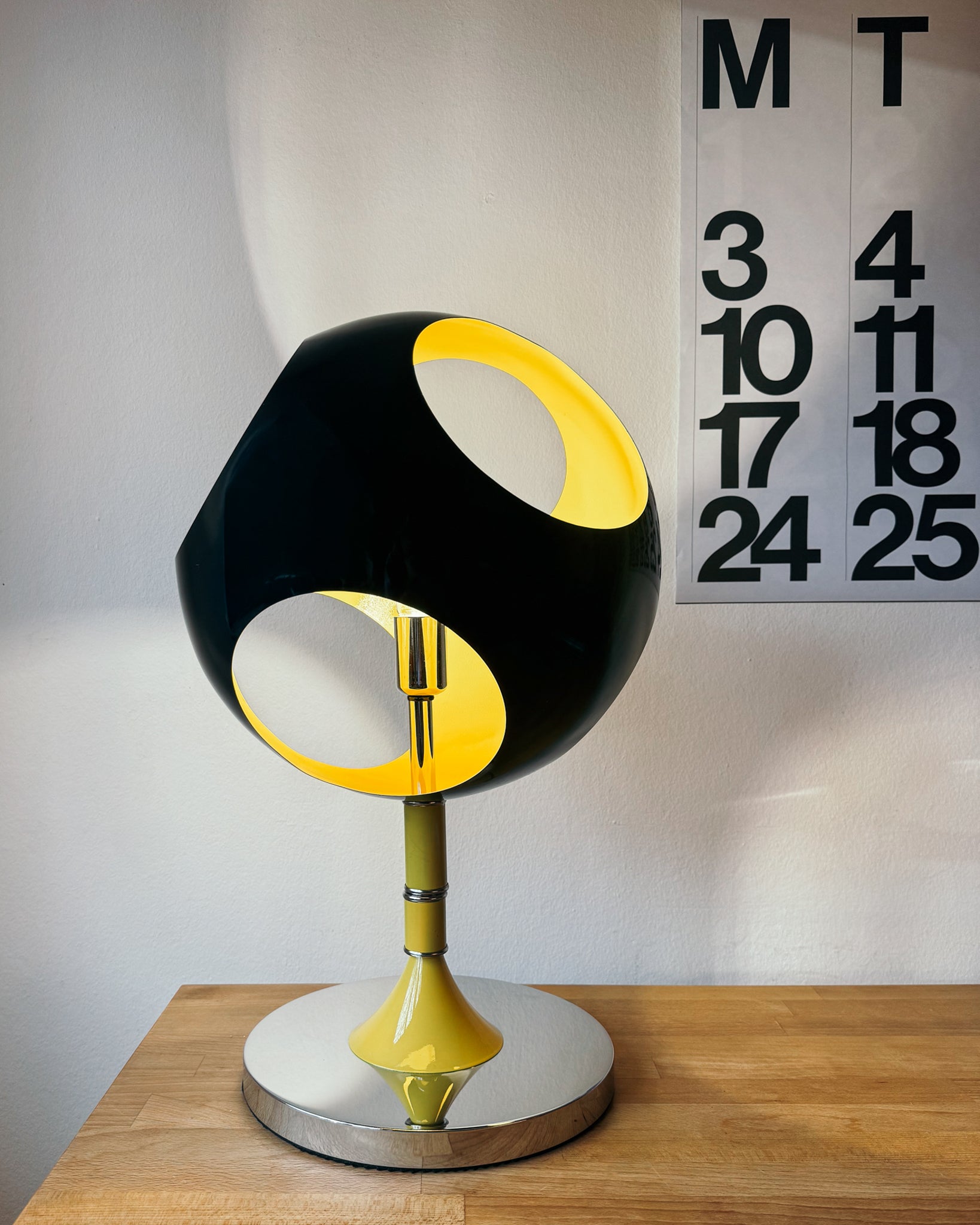 Space Age Kugellampe aus Metall – 1970er Vintage