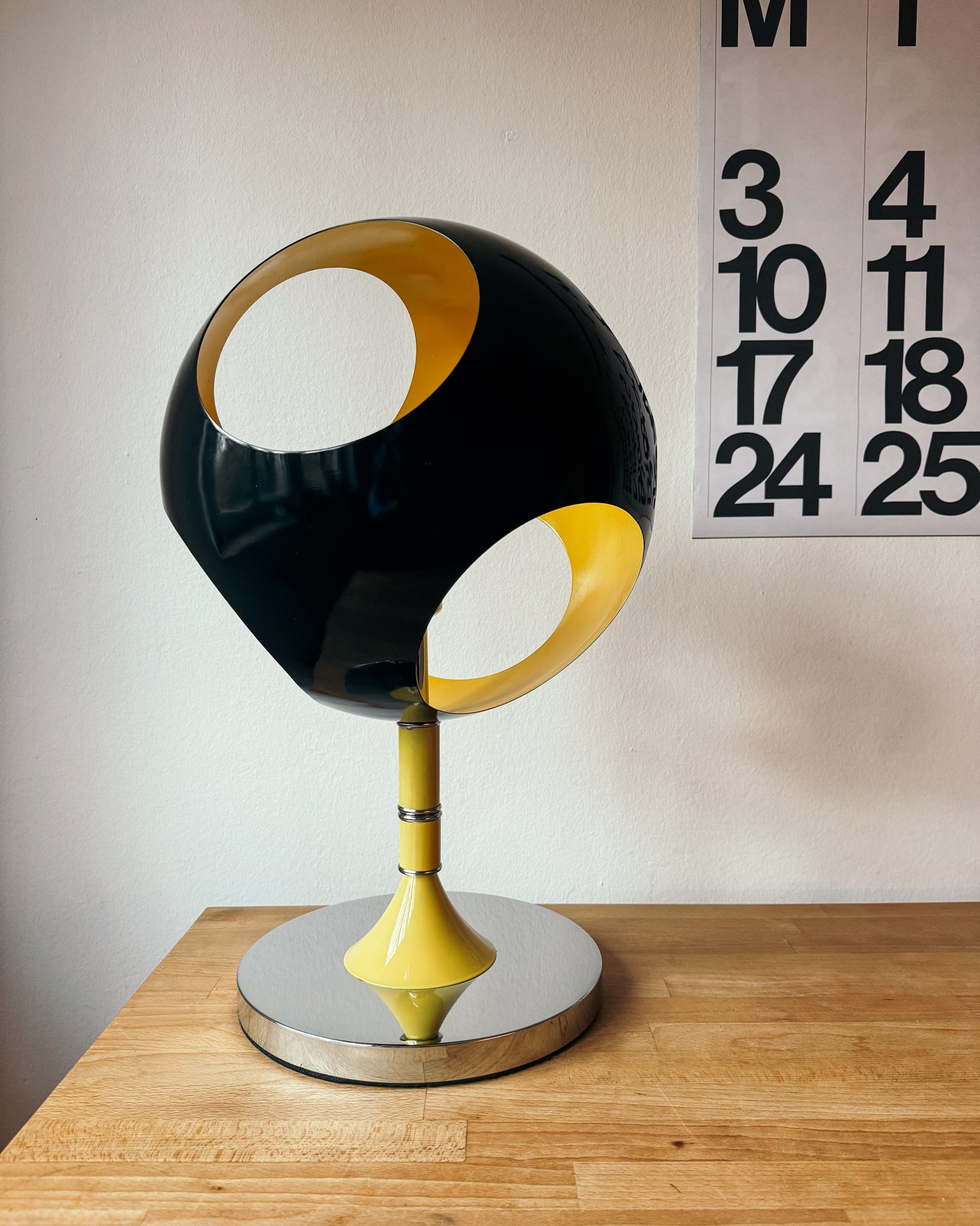 Space Age Kugellampe aus Metall – 1970er Vintage