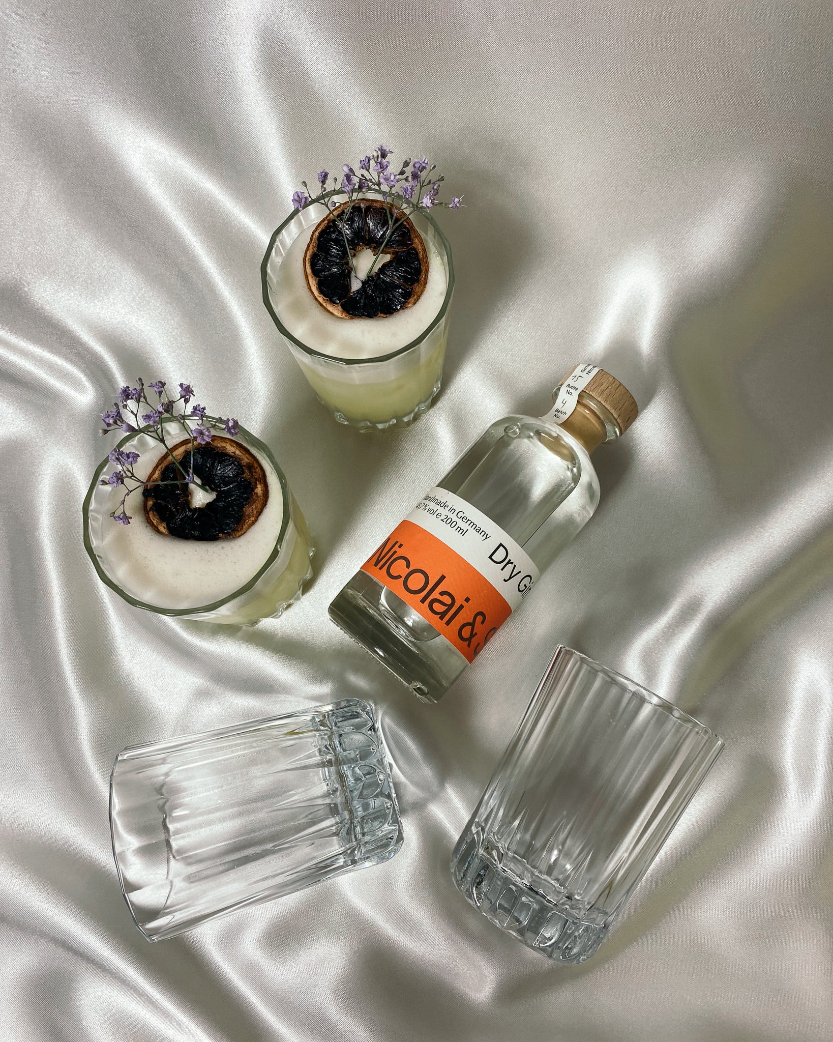 Geschenkbox: 4 vintage Cocktailgläser mit Gin