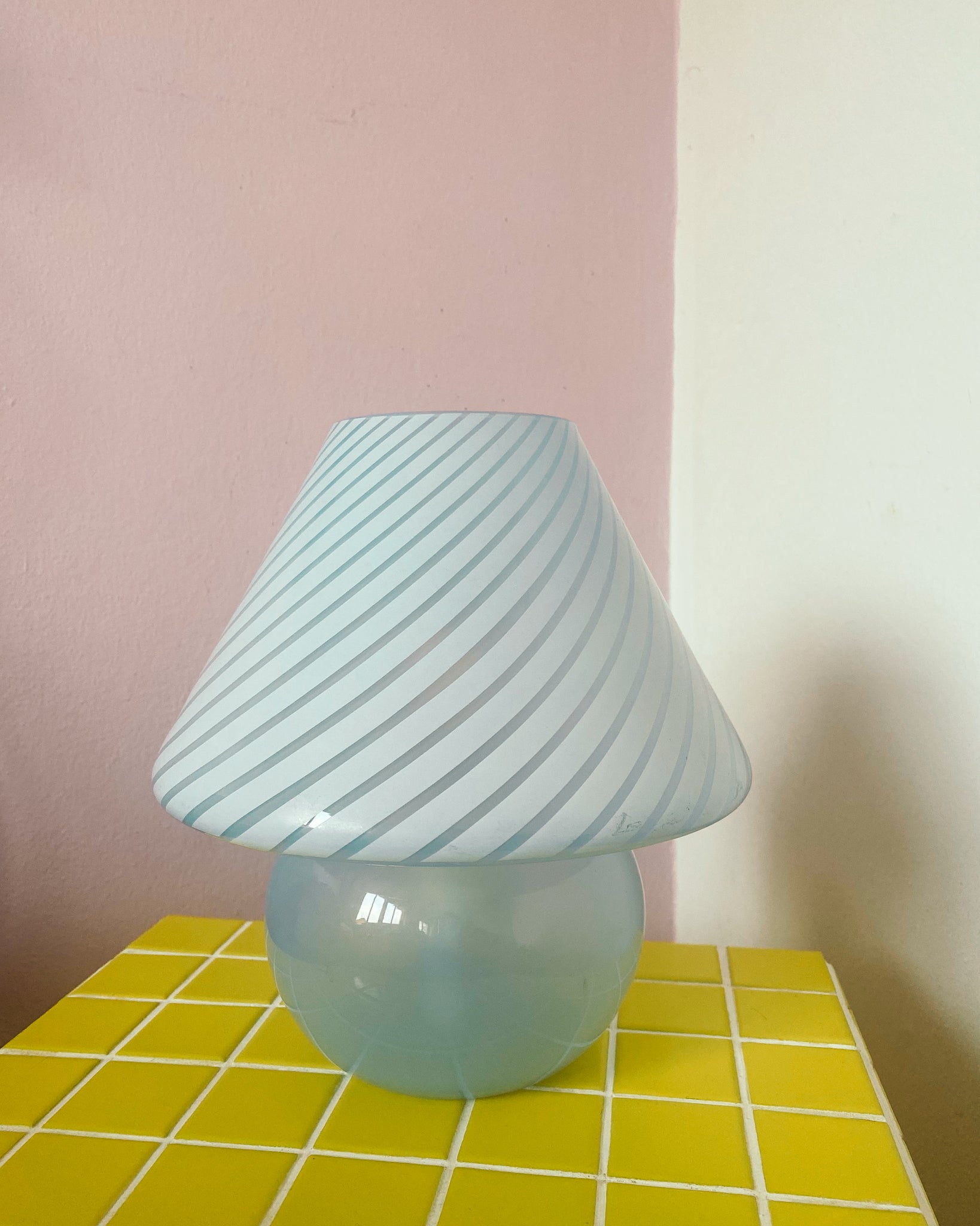 Swirl Pilz Lampe