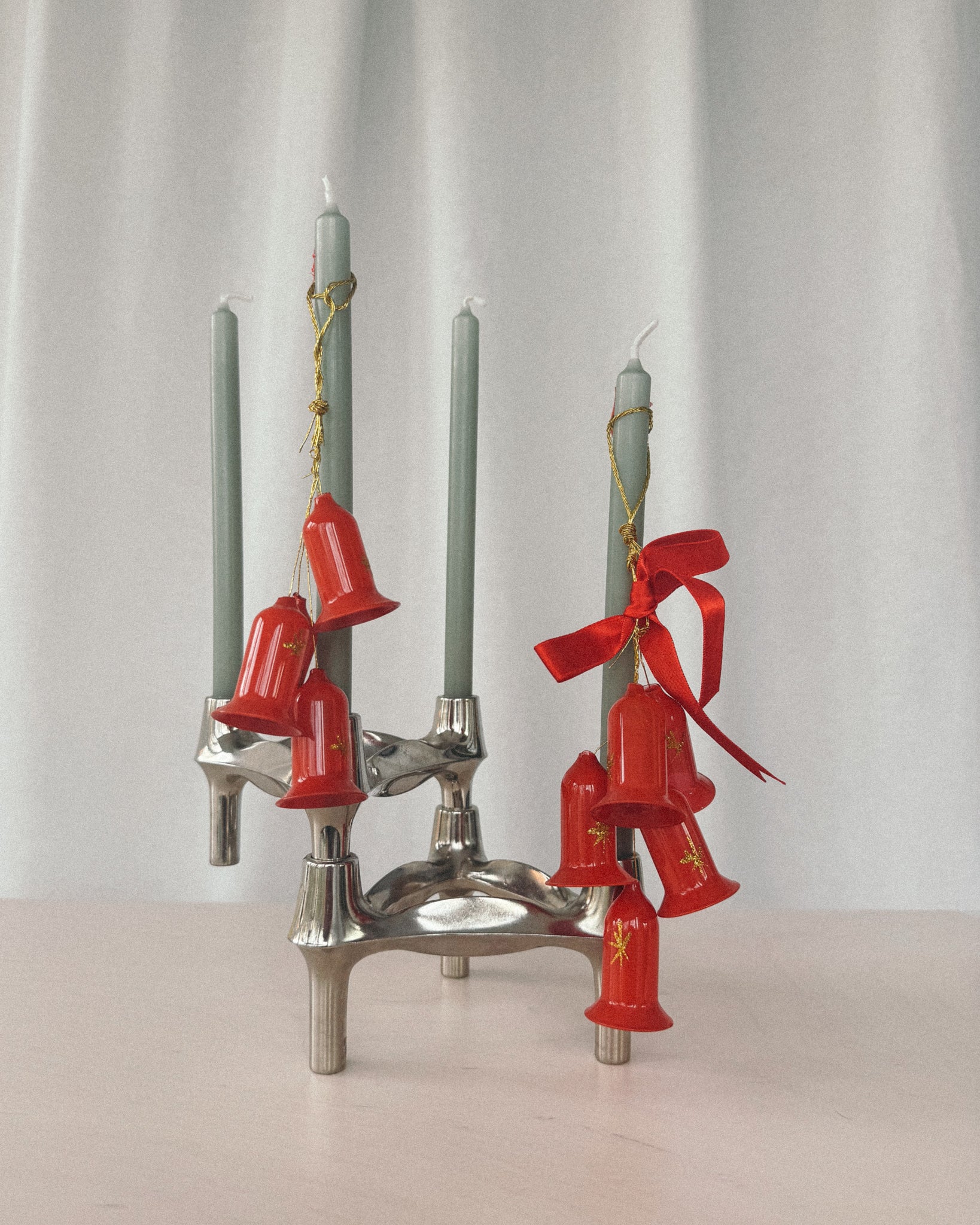 rote Glöckchen für den Weihnachtsbaum