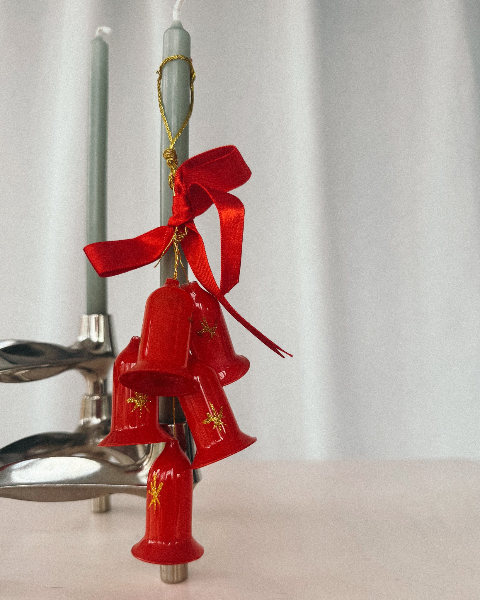 rote Glöckchen für den Weihnachtsbaum