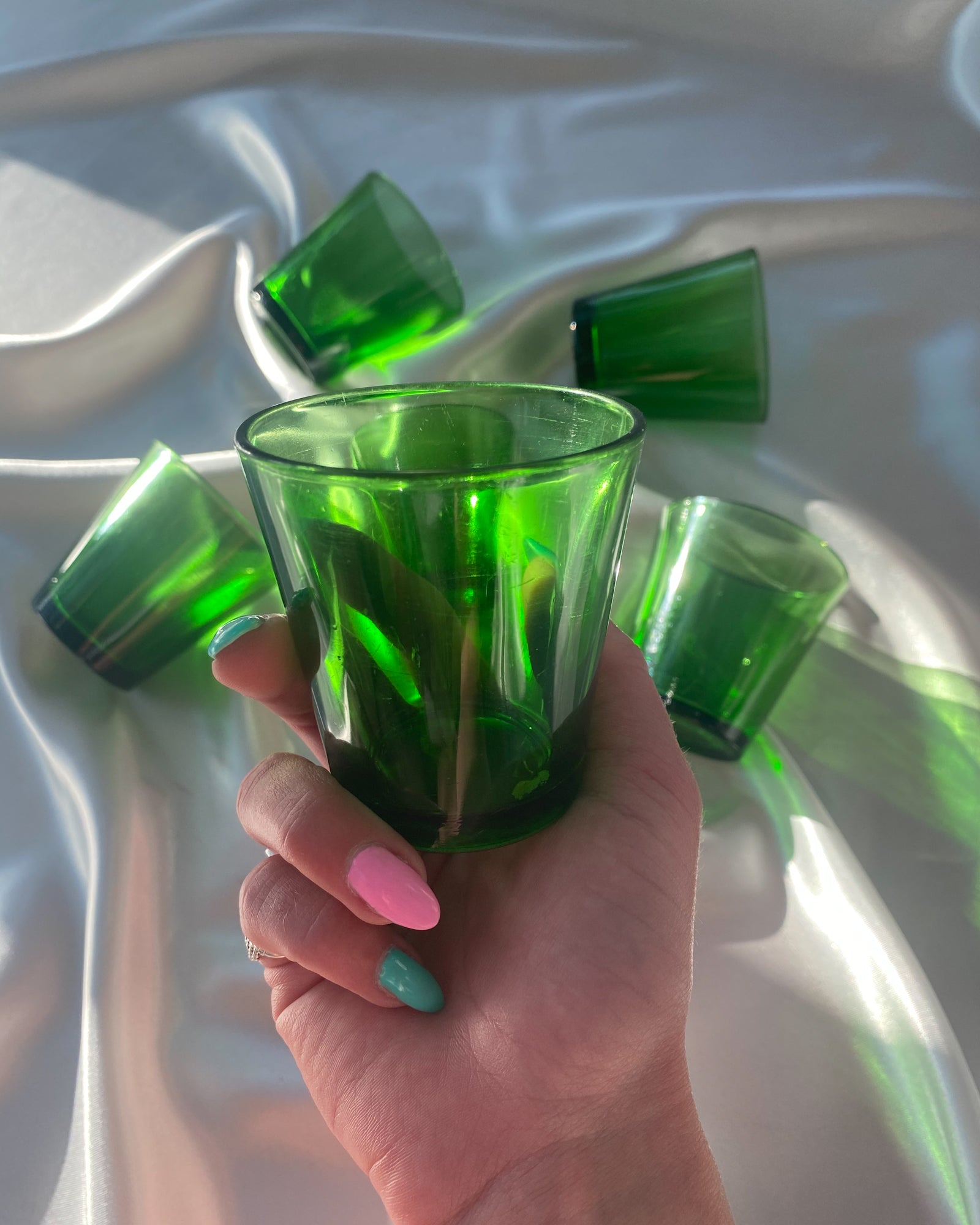 6 grüne Schnapsgläser