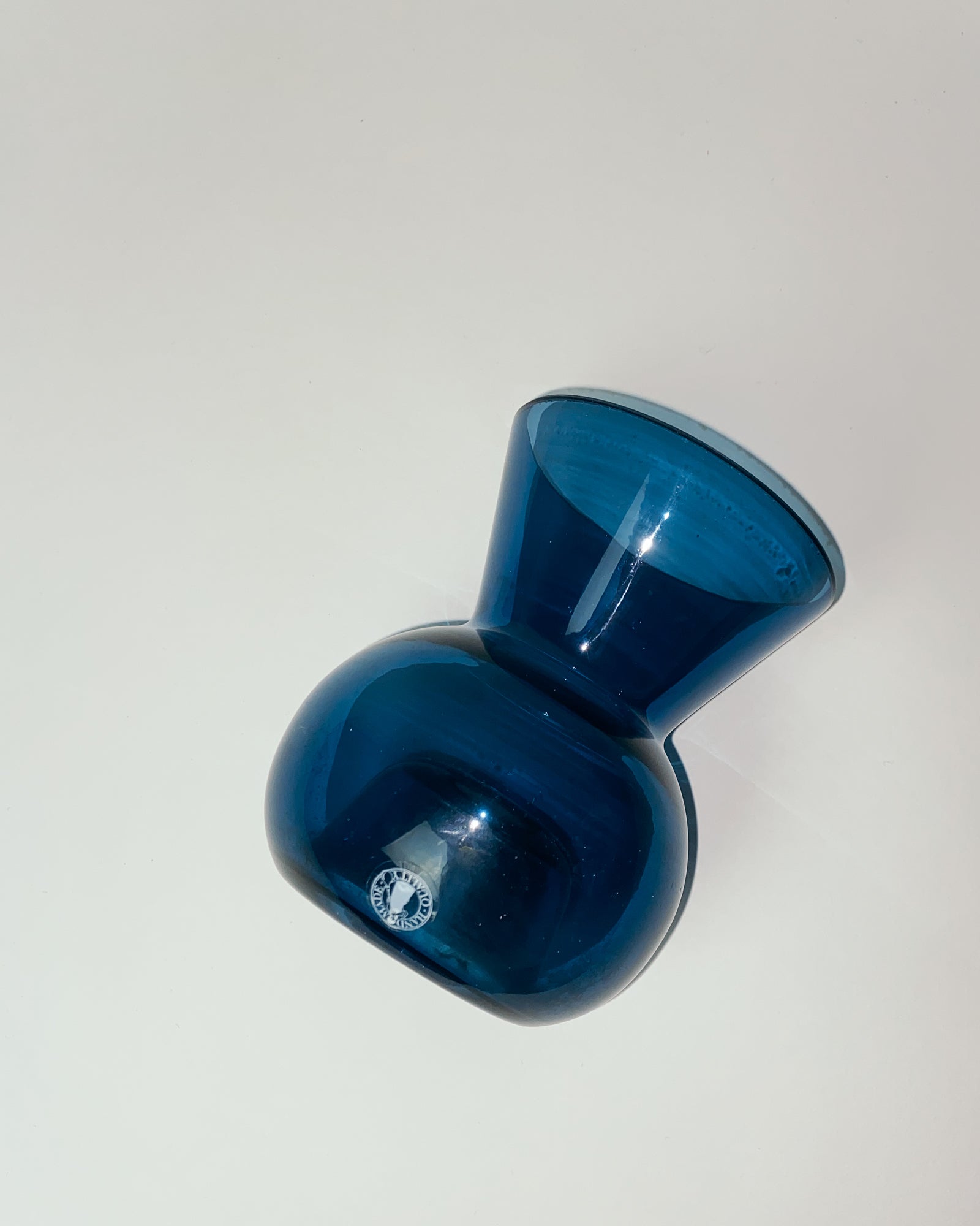 kleine blaue Vase