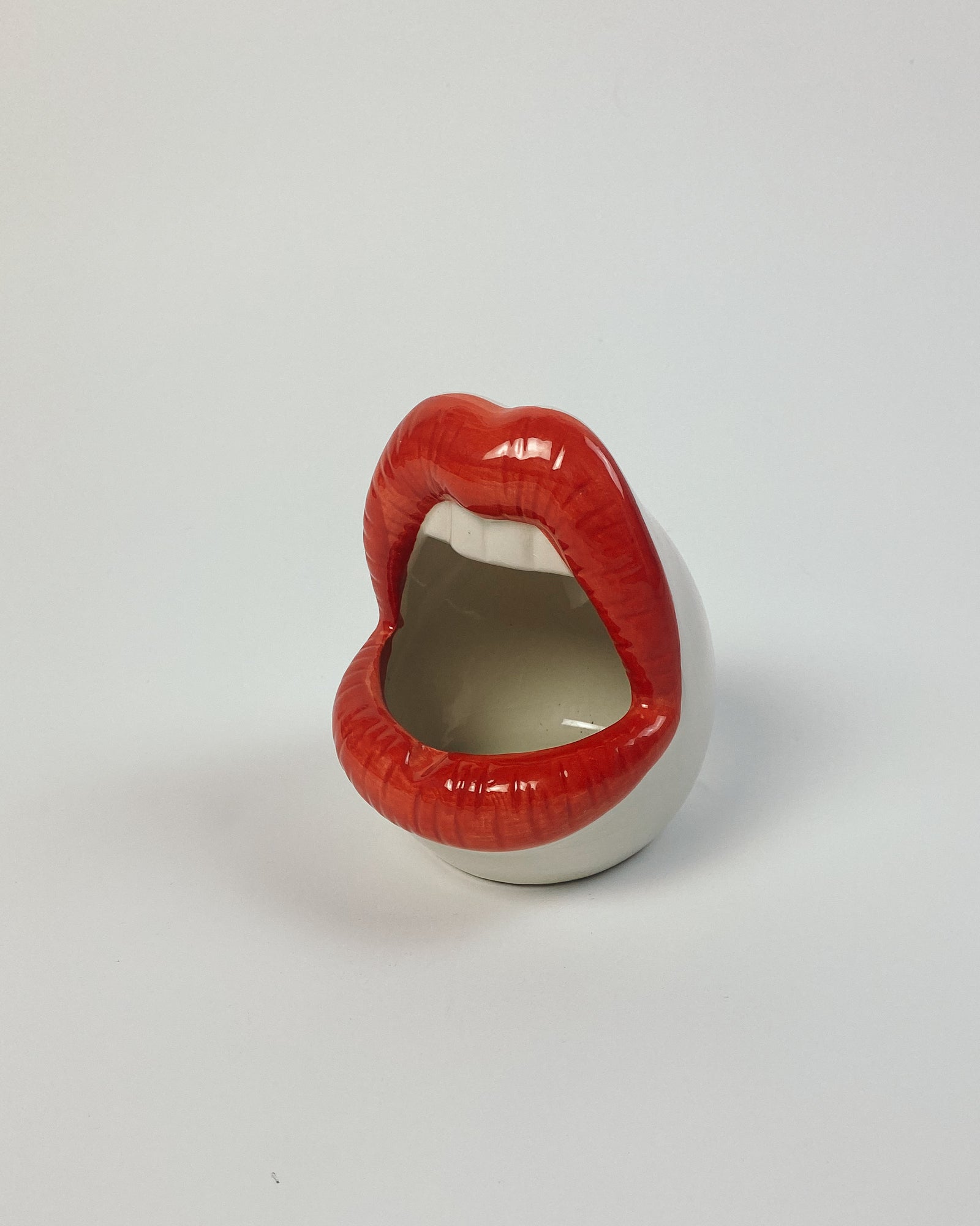 roter Mund Aschenbecher – Some Souvenirs