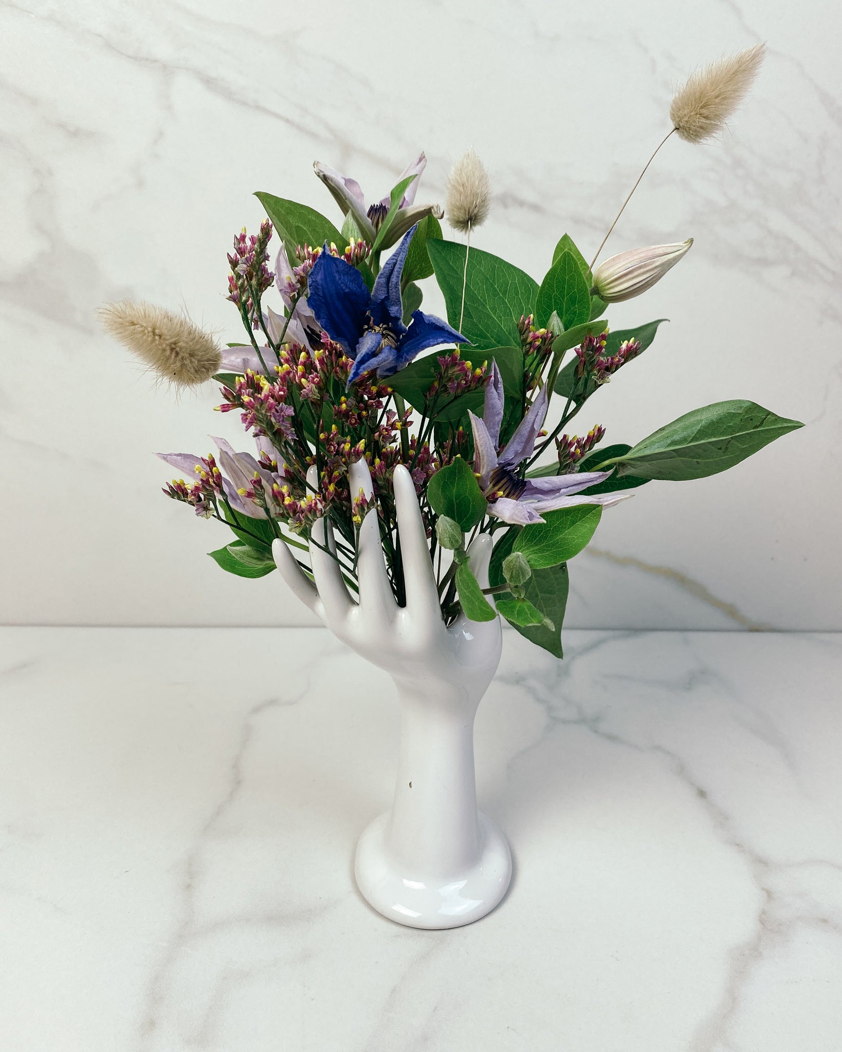 Porzellan Vase in Handform