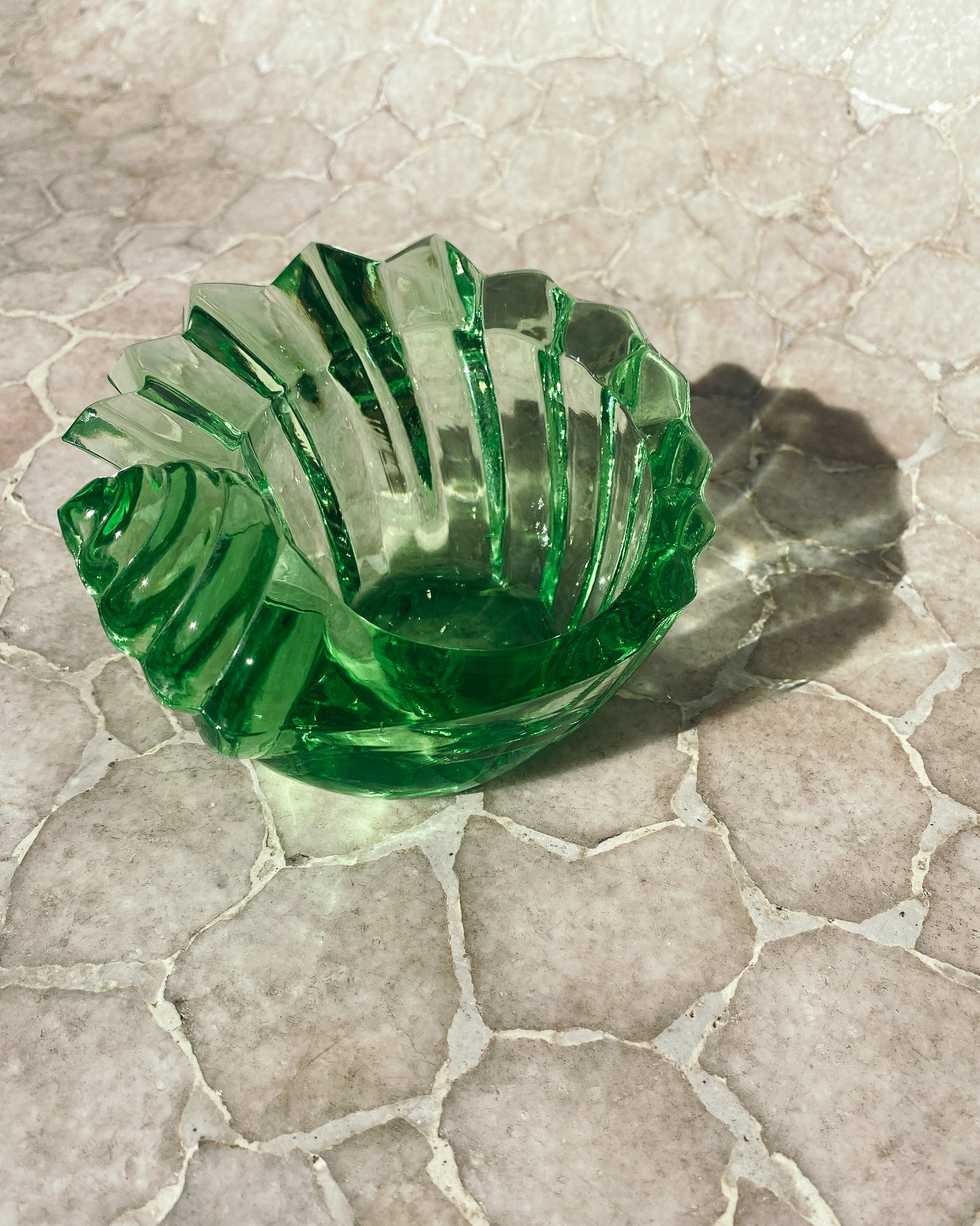Aschenbecher in Muschelform