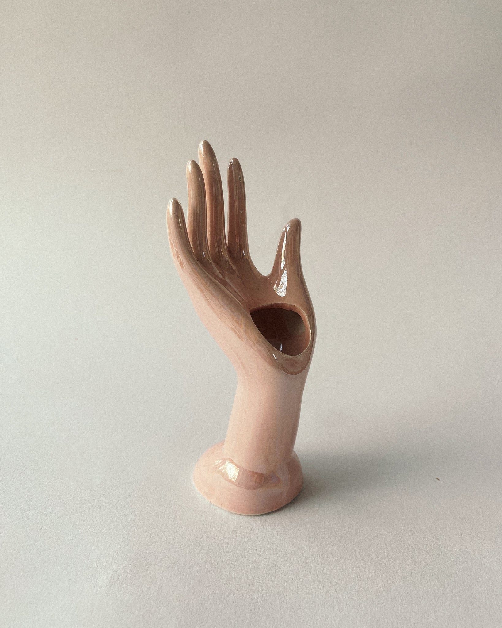 Hand Vase aus Porzellan