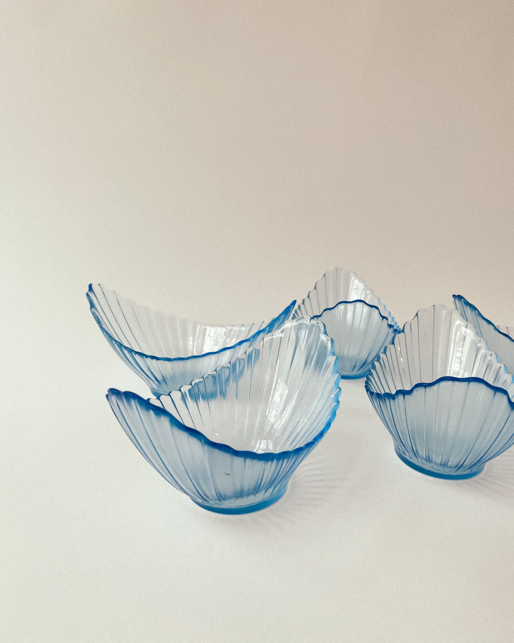 hellblaue Dessert Schalen