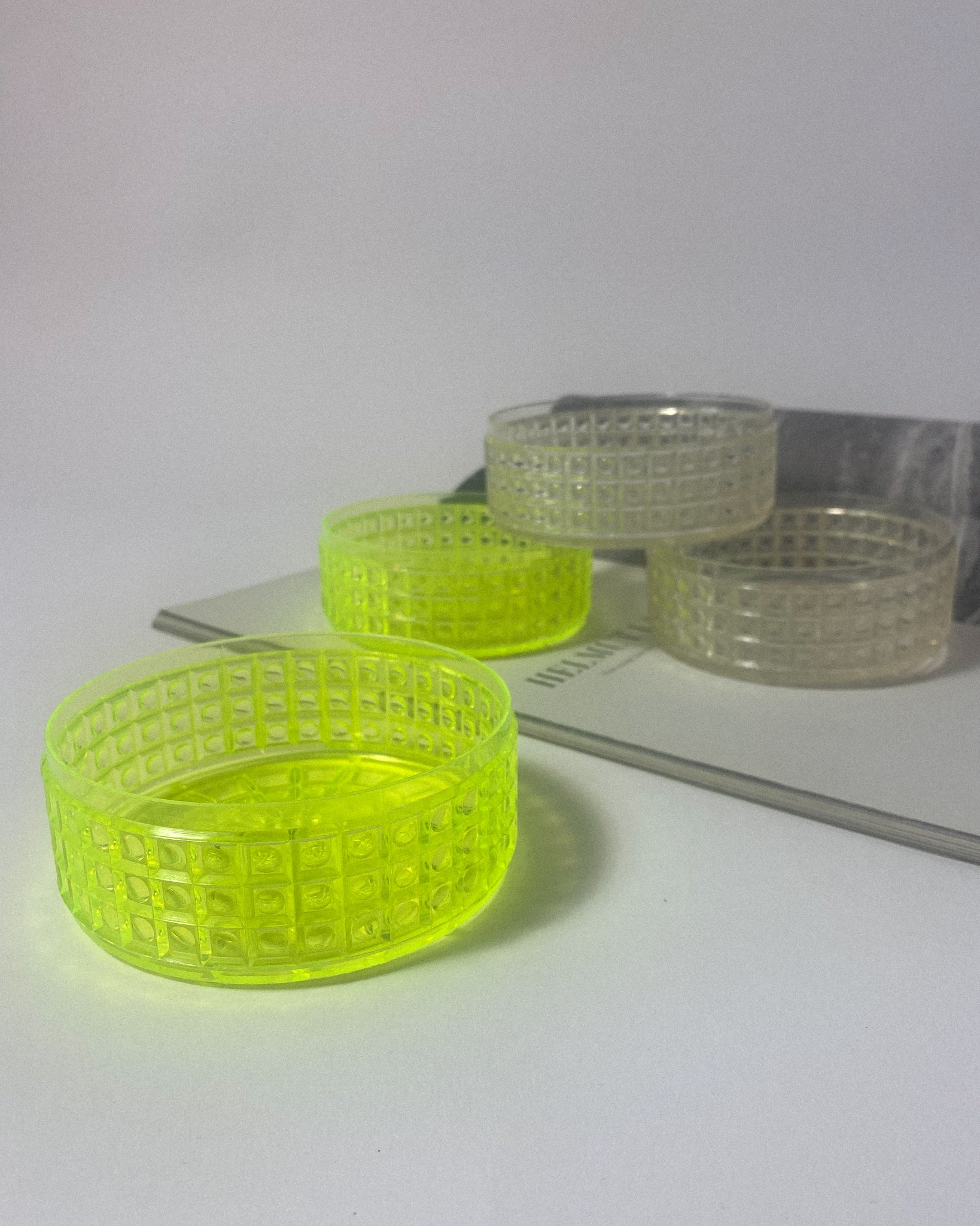 neon vintage Acryl Schalen