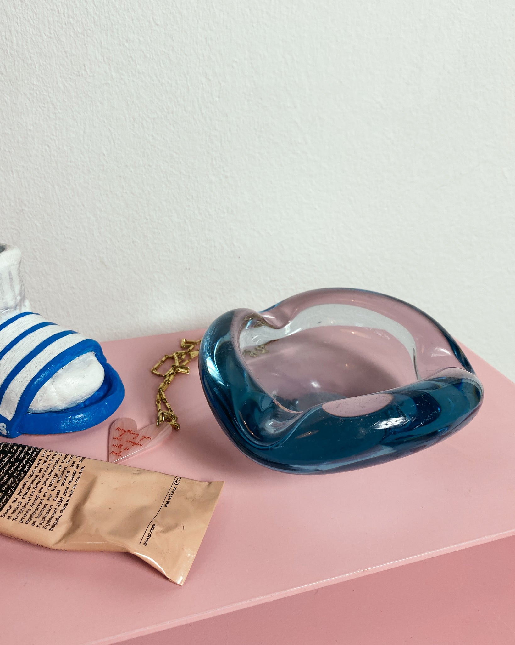 hellblauer Aschenbecher aus Glas