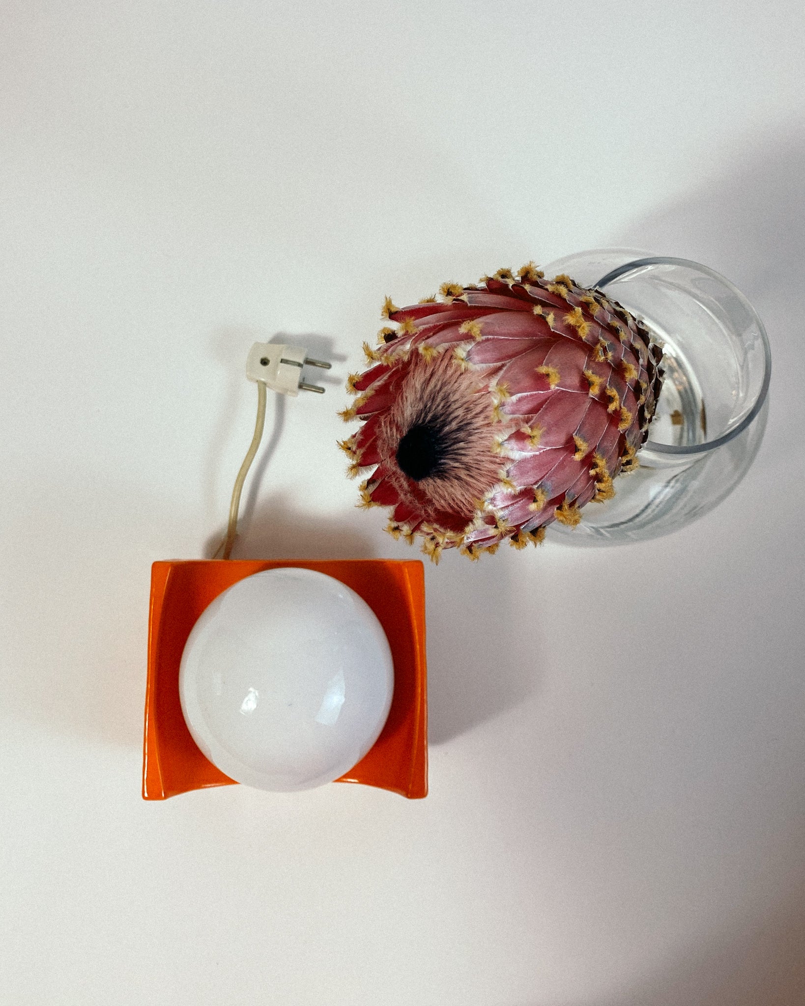 orangene vintage Tischlampe