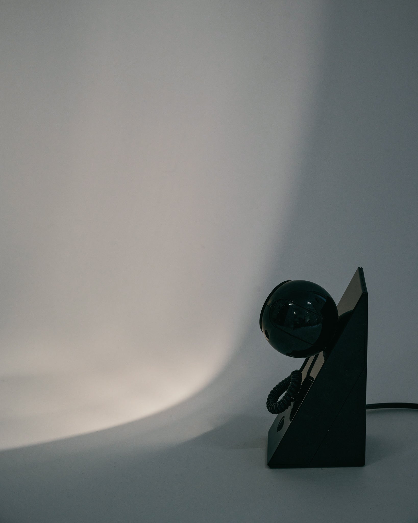 schwarze Tischlampe
